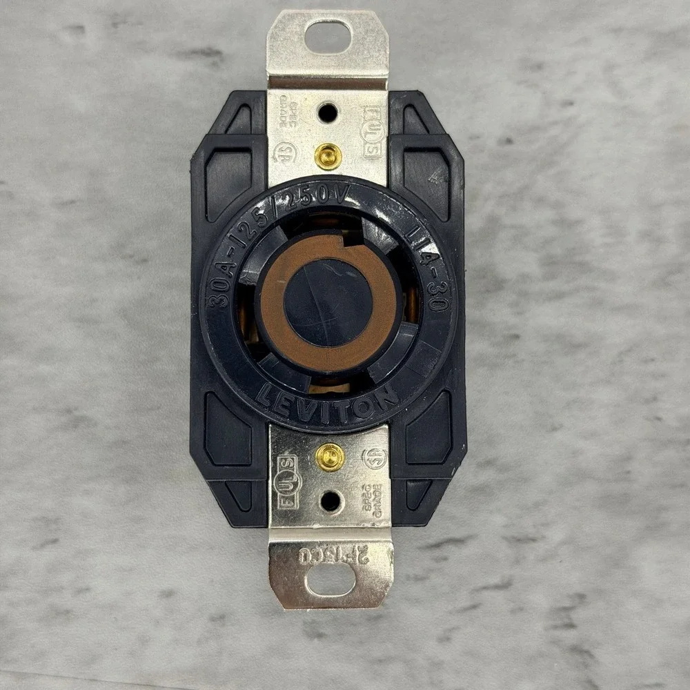 LEVITON 2710  L14-30R  30 AMP  125/250V LOCKING RECEPTACLES NOS